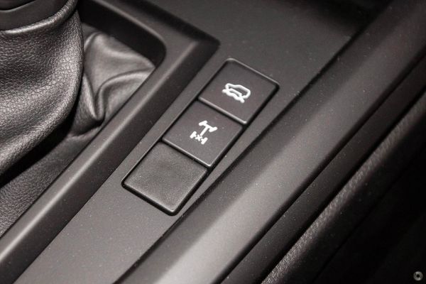 2025 Isuzu D-MAX SX Auto 4x4 MY25.5 image