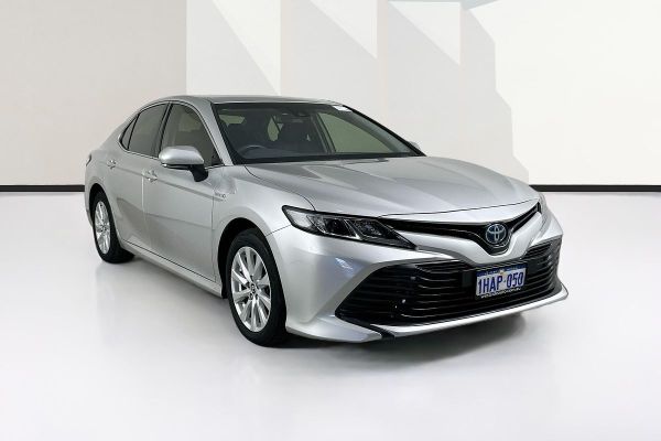 2020 Toyota CAMRY ASCENT HYBRID AXVH71R image