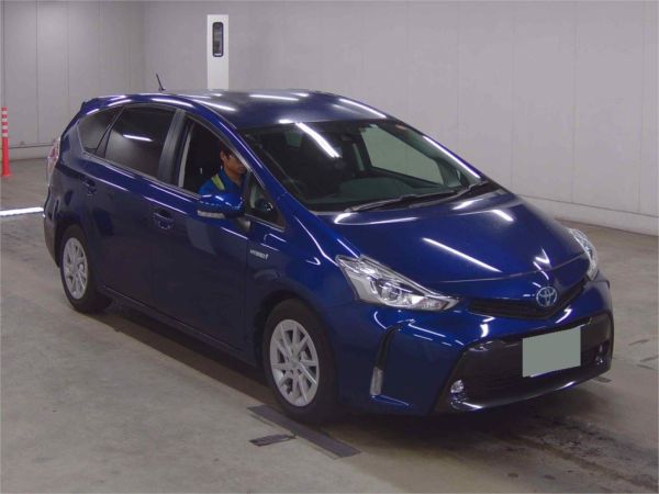 2018 Toyota Prius Alpha Hatchback ZVW41 S image