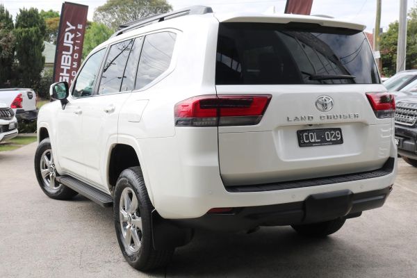 2023 Toyota Landcruiser SUV VX FJA300R image