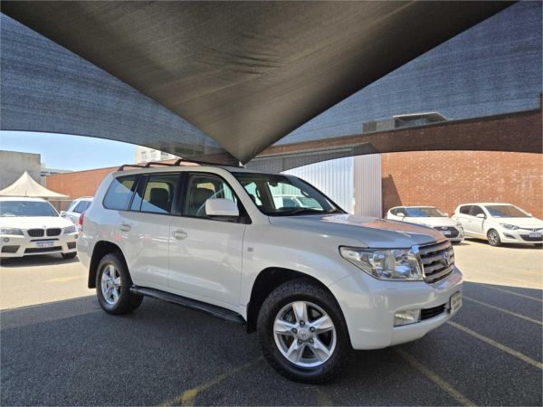2008 Toyota Landcruiser Wagon UZJ200R Sahara image