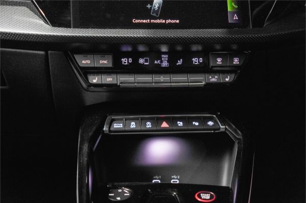 2025 Audi RS3 8Y 2.5 TFSI S TRONIC image