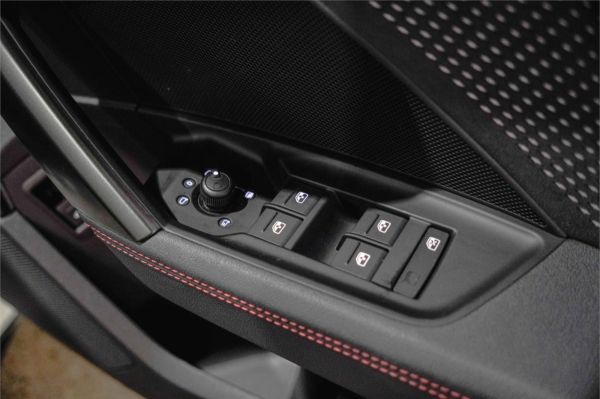 2025 Audi RS3 8Y 2.5 TFSI S TRONIC image