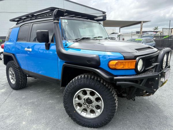 2012 Toyota FJ Cruiser Wagon GSJ15R image