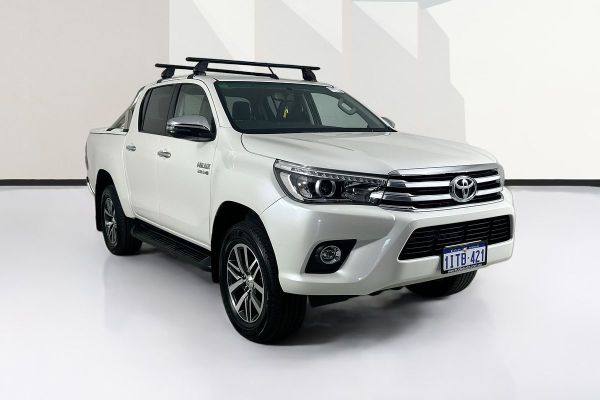 2017 Toyota HILUX SR5 (4x4) GUN126R 4X4 image