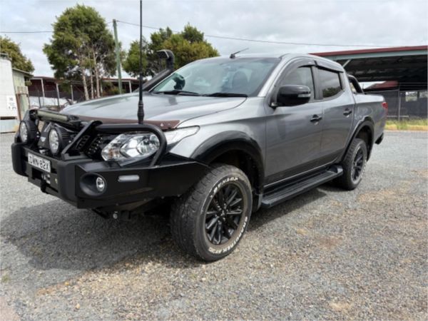 2018 MITSUBISHI TRITON DUAL CAB UTILITY MQ MY18 GLS (4x4) BLACKLINE image