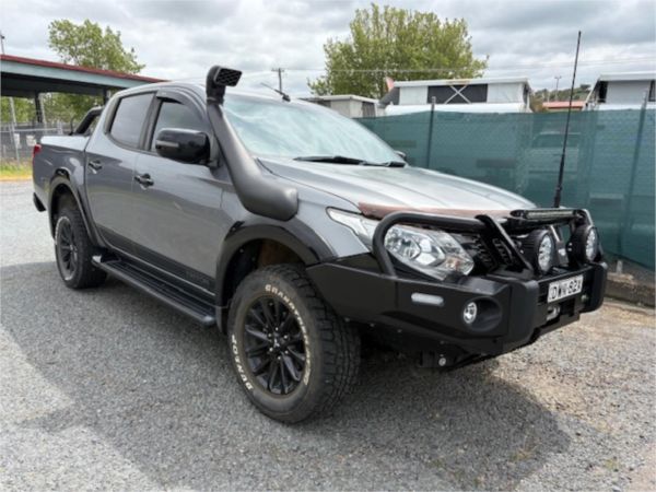 2018 MITSUBISHI TRITON DUAL CAB UTILITY MQ MY18 GLS (4x4) BLACKLINE image