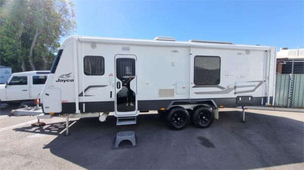 2015 Jayco SILVERLINE OUTBACK Caravan 24' OB (24 image