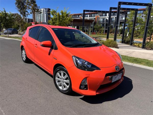 2013 TOYOTA PRIUS-C 5D HATCHBACK NHP10R i-TECH HYBRID image