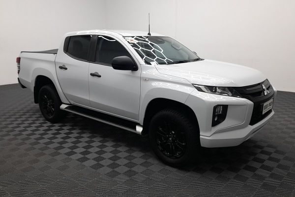 2022 Mitsubishi Triton GLX-R MR 4X4 image