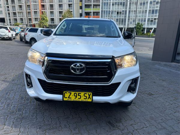 2018 TOYOTA HILUX DOUBLE C/CHAS GUN126R MY19 SR (4x4) image