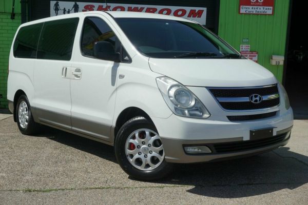 2010 Hyundai iMAX TQ-W White 4 Speed Automatic Wagon image