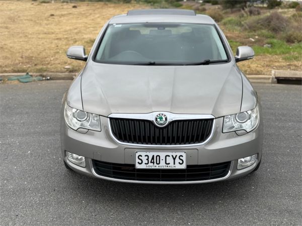 2009 SKODA Superb Sedan 3T Elegance image