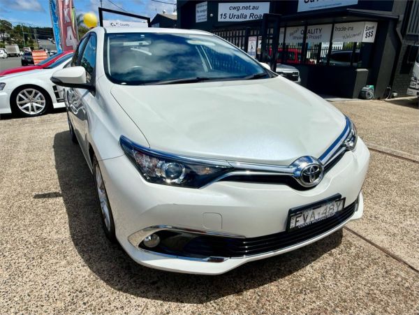 2018 TOYOTA COROLLA 5D HATCHBACK ZRE182R MY17 ASCENT SPORT image