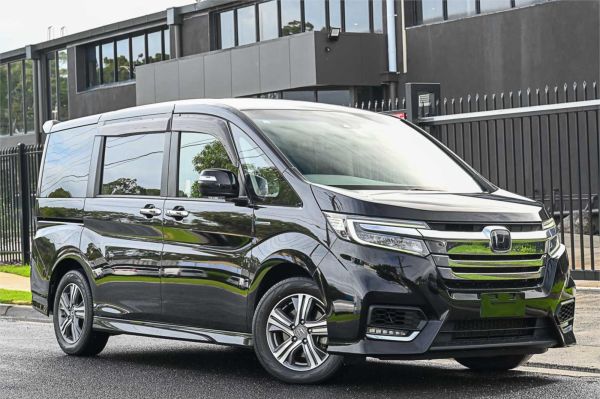 2017 Honda Stepwgn Wagon RP5 Spada Hybrid G-Honda Sensing image