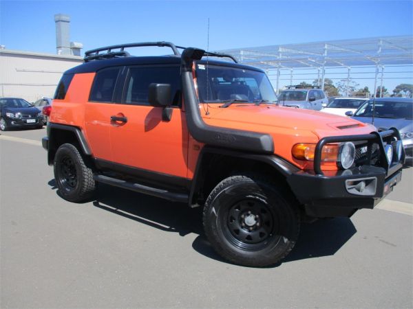 2014 Toyota FJ Cruiser Wagon GSJ15R MY14 image