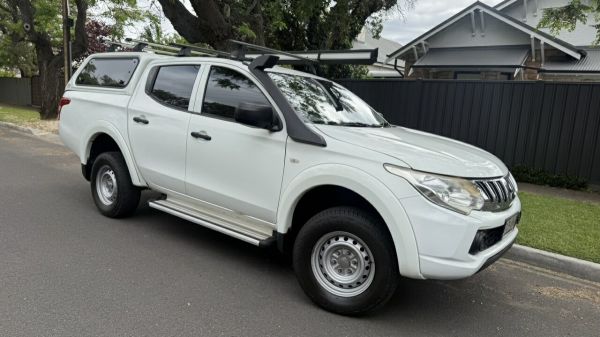 2015 Mitsubishi Triton MQ MY16 GLX (4x4) White Crystal 6 Speed Manual Dual Cab Utility image