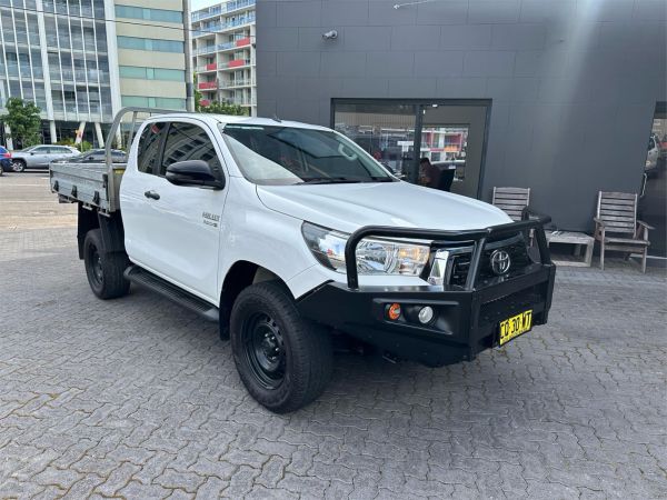 2018 TOYOTA HILUX X CAB C/CHAS GUN126R MY19 SR (4x4) image