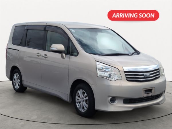 2012 Toyota Noah Welcab ZZR70G XL Selection Welcab image