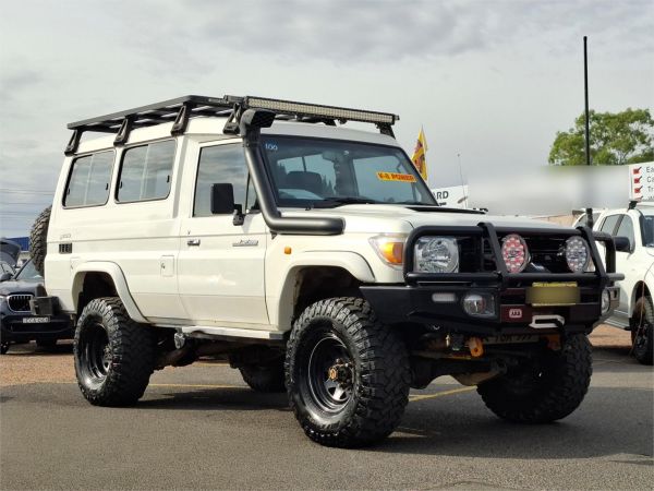 2011 Toyota Landcruiser Wagon VDJ78R MY10 Workmate Troopcarrier image