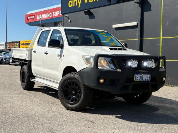 ** 2015 Toyota Hilux SR ** Cab 4 Doors ** Automatic 5sp ** 4x4 ** 3.0L Turbo Diesel ** Full Service History ** Black Rims ** Timing Belt Replaced ** image