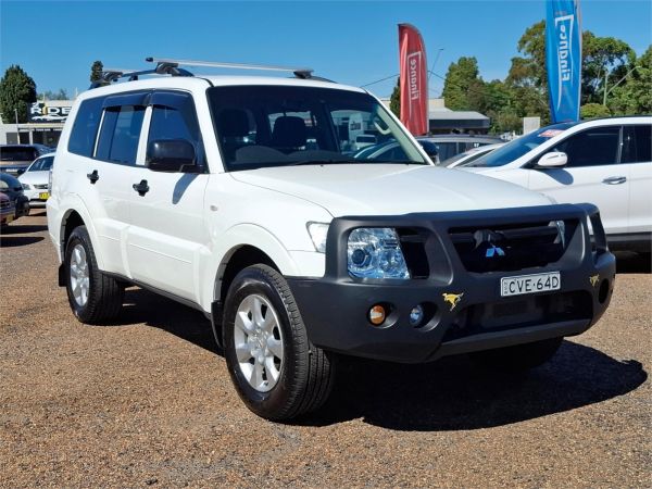 2013 Mitsubishi Pajero Wagon NW MY13 GLX image