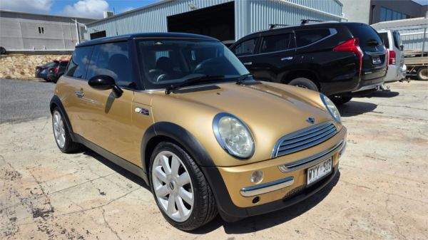 2003 MINI COOPER 2D HATCHBACK R50 image