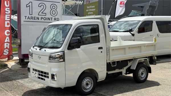 2025 Daihatsu Hi-Jet Tipper image