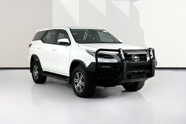2021 Toyota FORTUNER GX GUN156R image