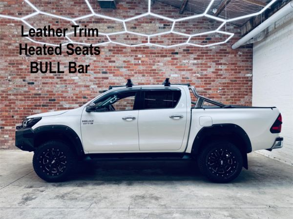 2018 TOYOTA HILUX DUAL CAB UTILITY GUN126R MY17 SR5 (4x4) image