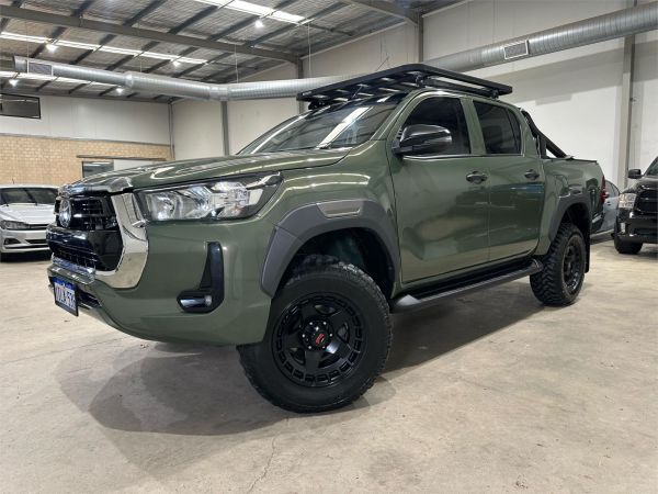 2020 TOYOTA HILUX DOUBLE C/CHAS GUN126R FACELIFT SR (4x4) image