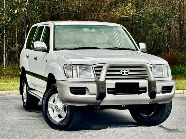 2003 TOYOTA LANDCRUISER 4D WAGON UZJ100R GXL (4x4) image
