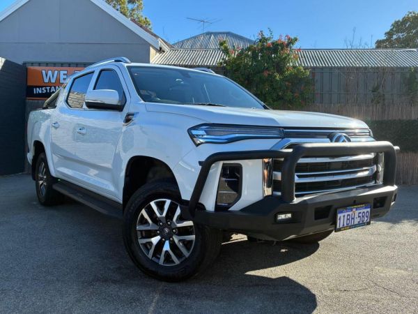 ** 2023 LDV T60 Max PRO ** Utility 4 Doors ** Automatic 8sp ** 4x4 ** 2.0L Twin Turbo Diesel ** One Owner ** Service up to Date ** Apple Carplay ** image