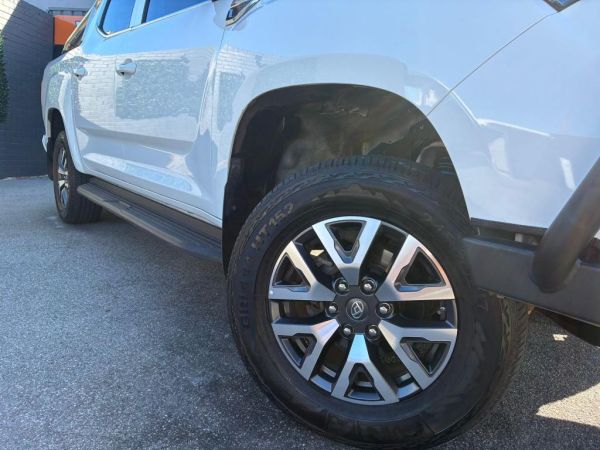 ** 2023 LDV T60 Max PRO ** Utility 4 Doors ** Automatic 8sp ** 4x4 ** 2.0L Twin Turbo Diesel ** One Owner ** Service up to Date ** Apple Carplay ** image