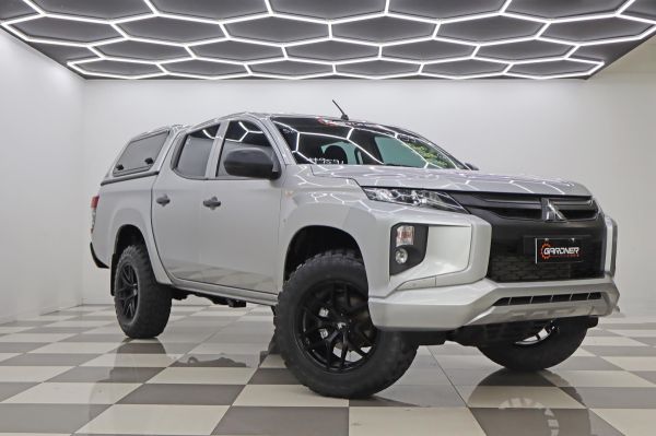 2020 Mitsubishi Triton UTILITY GLX ADAS DUAL CAB MR MY21 image