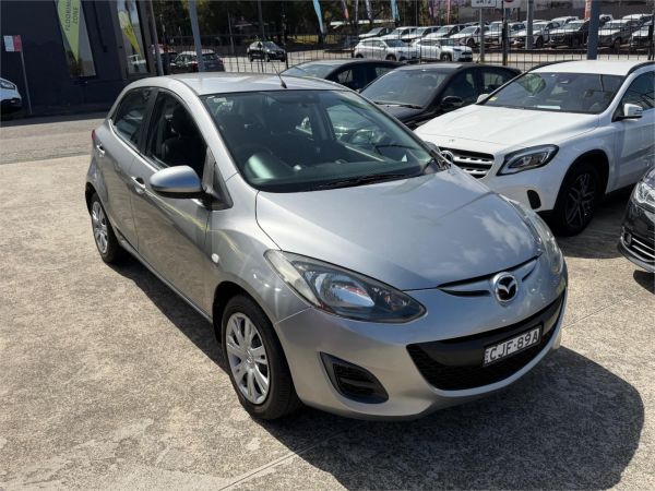 2012 MAZDA MAZDA2 5D HATCHBACK DE MY13 NEO image