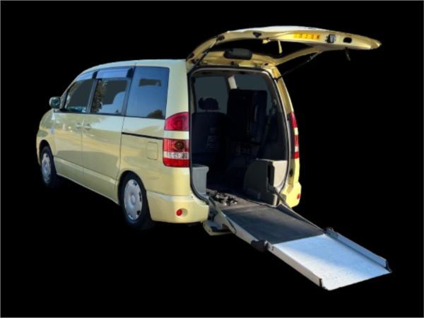 2003 Toyota NOAH Wagon image
