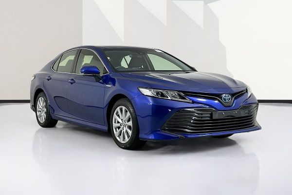 2020 Toyota CAMRY ASCENT HYBRID AXVH70R image