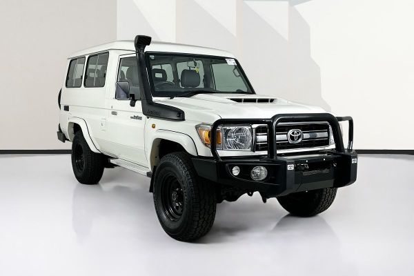 2018 Toyota LANDCRUISER GXL (4x4) 5 SEAT VDJ78R image