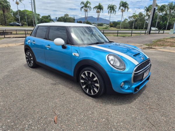 2015 MINI Hatch Hatchback F55 Cooper S image