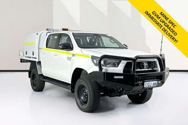 2025 Toyota HILUX SR (4x4) STEEL WHEELS GUN126R RC 4X4 image