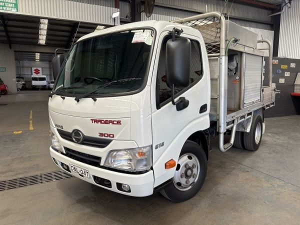 2017 Hino 300 XZU605 White Truck image