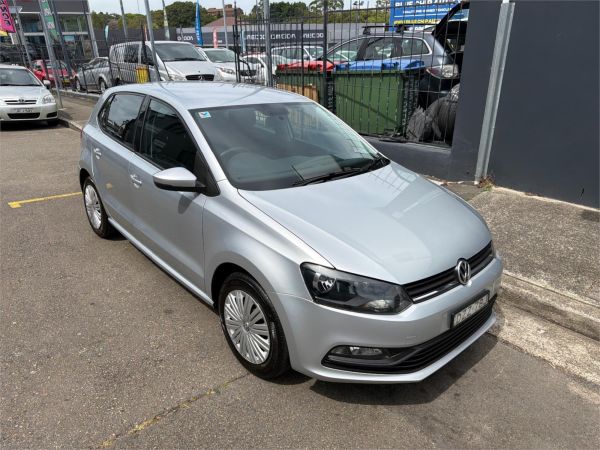 2015 VOLKSWAGEN POLO 5D HATCHBACK 6R MY15 66 TSI TRENDLINE image