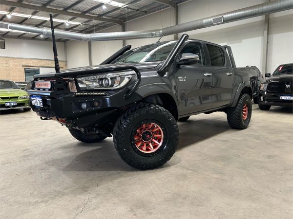 2018 TOYOTA HILUX DOUBLE CAB P/UP GUN126R MY19 SR5 (4x4) image
