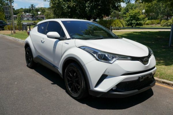 2018 Toyota C-HR NGX10R Update (2WD) White 6 Speed Manual Wagon image