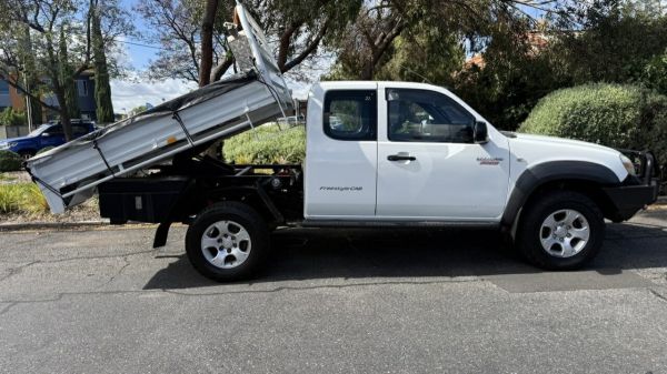 2011 Mazda BT-50 09 Upgrade Boss B3000 Freestyle DX+ (4x4) White Diamond 5 Speed Manual Cab Chassis image