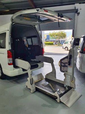 2017 TOYOTA HIACE LONG WHEELBASE TRH200 image