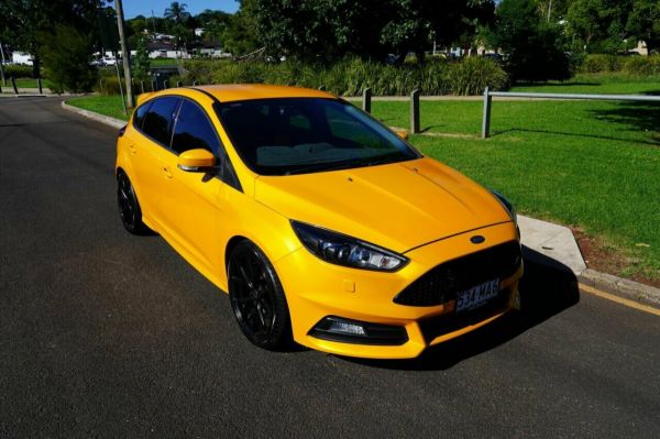 2017 Ford Focus LZ ST2 Yellow 6 Speed Manual Hatchback image