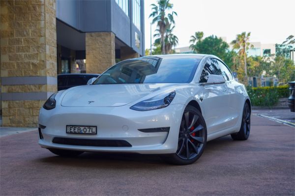 2019 Tesla Model 3 Sedan Performance image