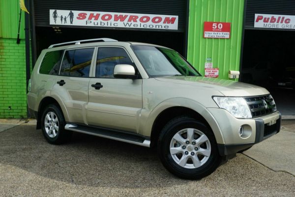 2009 Mitsubishi Pajero NT MY09 Platinum Edition Gold 5 Speed Sports Automatic Wagon image